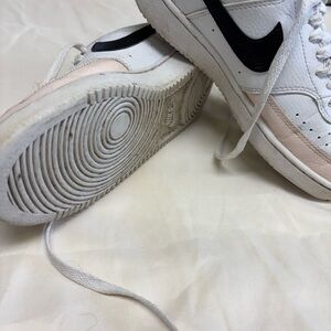 Nike Womans Court Vision